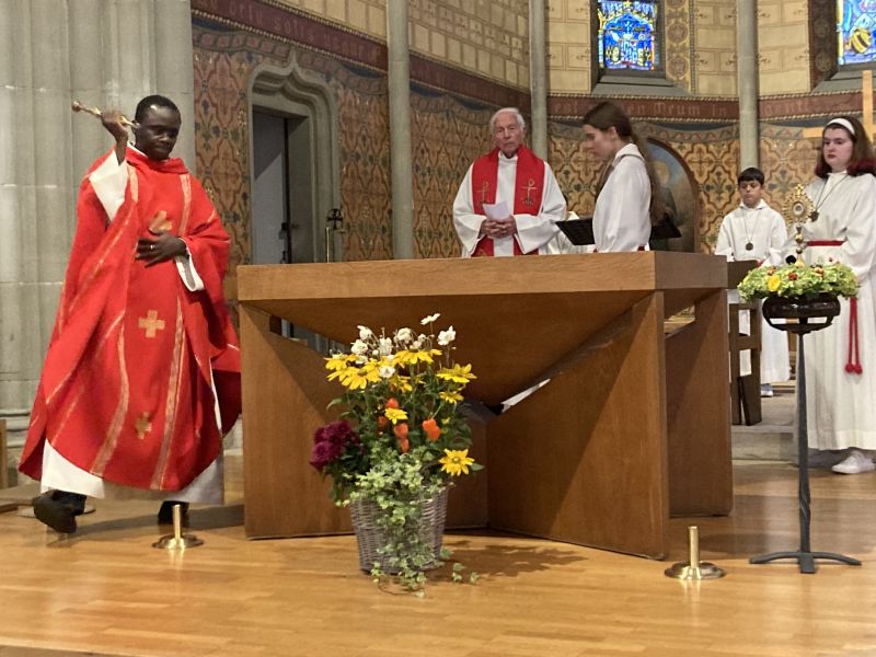 Neusegnung von Pfarrkirche und Altar